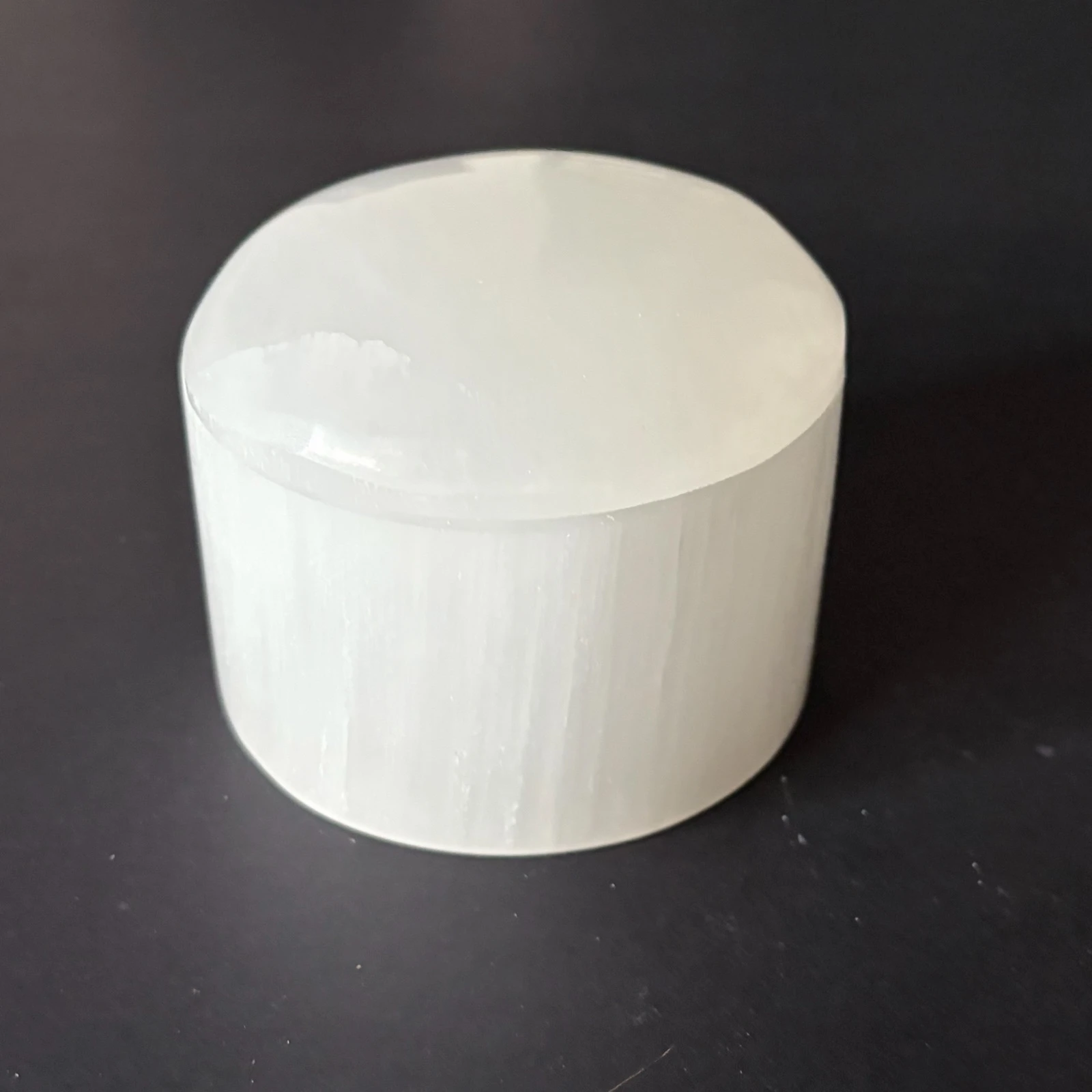 Caja de Selenita Blanca con Tapa – 8 cm